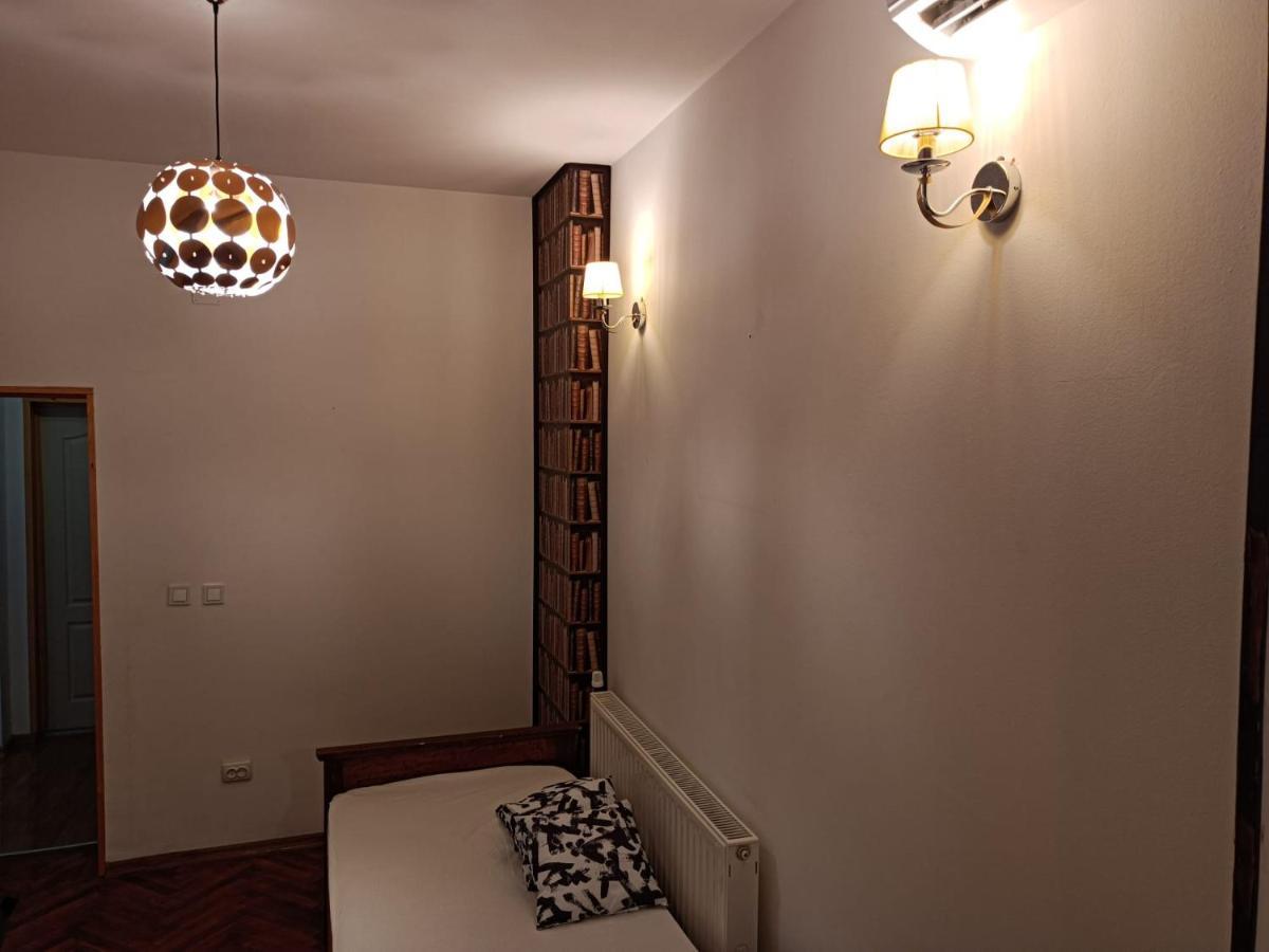 Discreet And Quiet Apartment In Central Of Piata Romana Bucarest Exterior foto