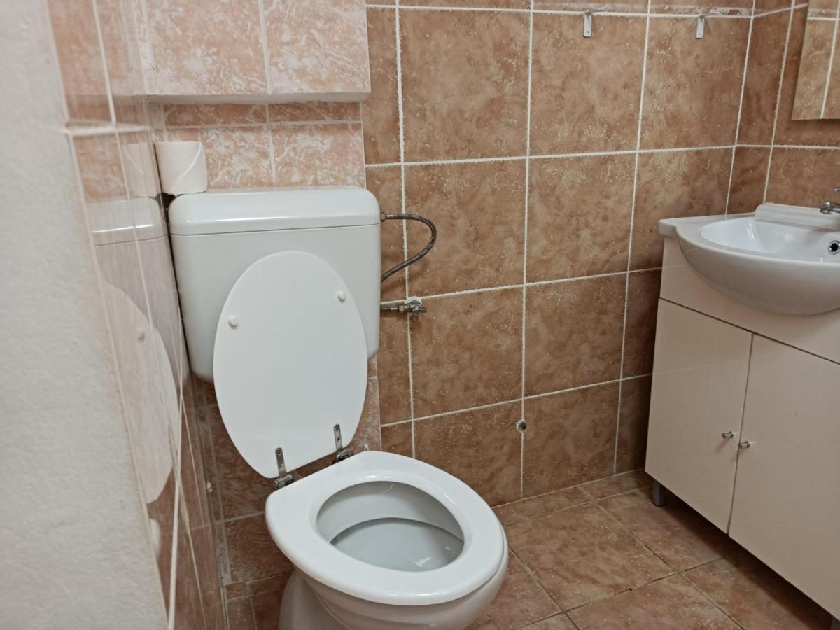 Discreet And Quiet Apartment In Central Of Piata Romana Bucarest Exterior foto