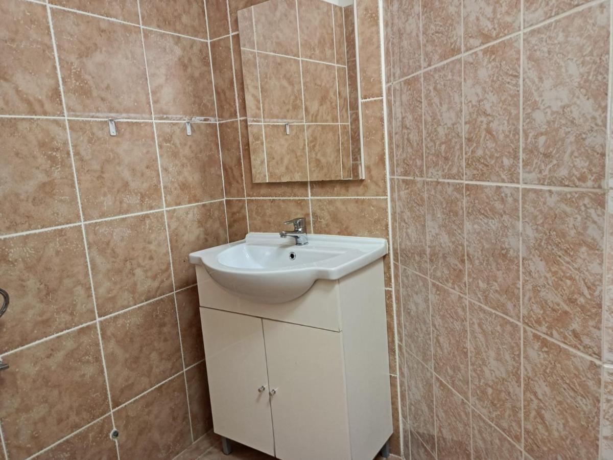 Discreet And Quiet Apartment In Central Of Piata Romana Bucarest Exterior foto